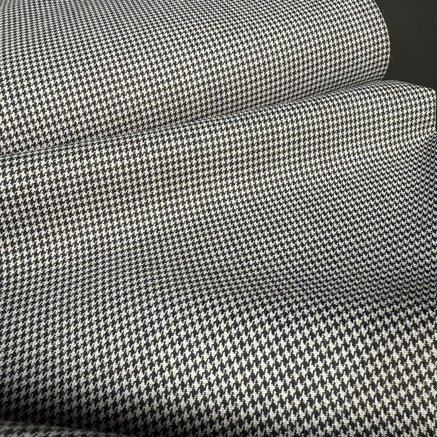 Midtown Houndstooth "Luxury Brand Deadstock" Wool Suiting / Coating - Made in Italy