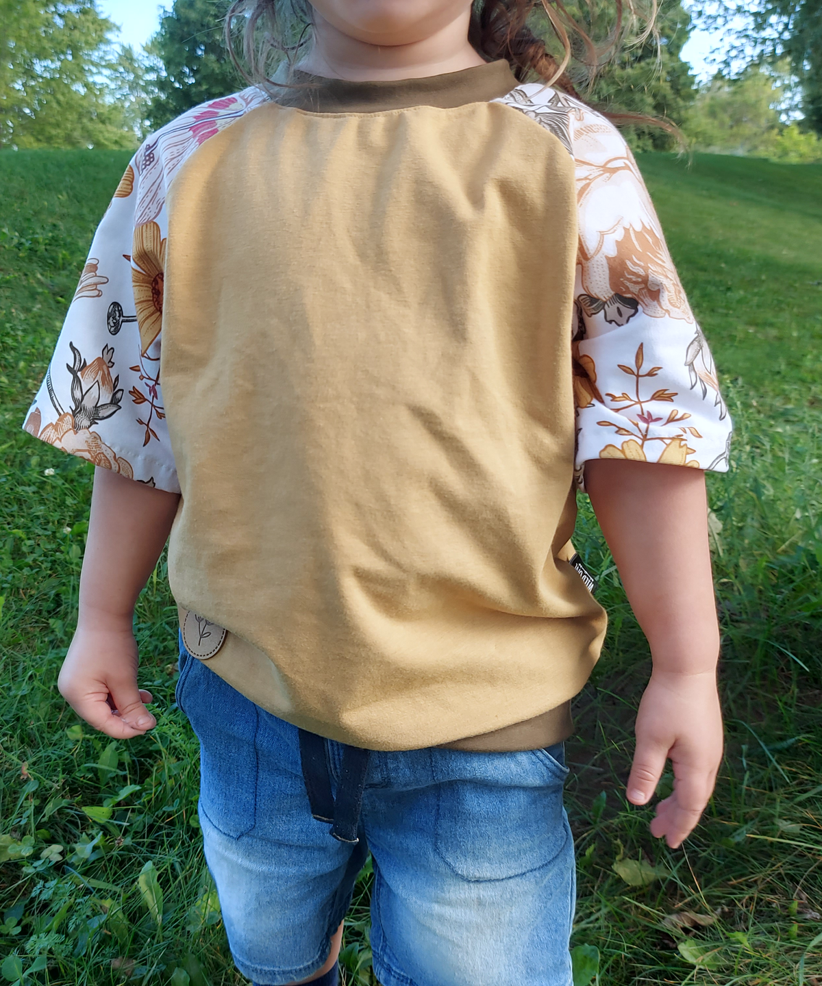 Wildling – No Front, No Back Raglan T-Shirt PDF Sewing Pattern - Stoff Cafe
