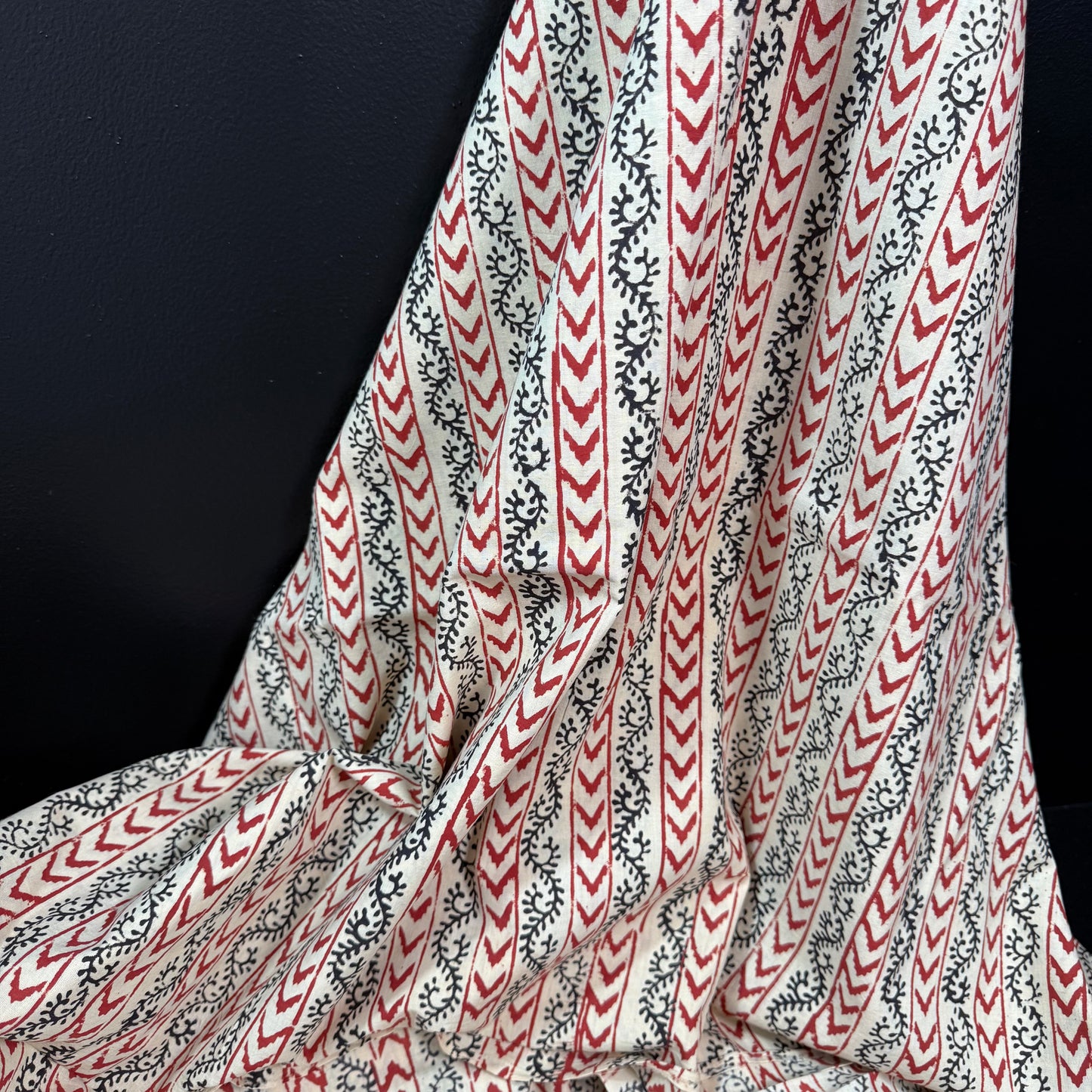 Crimson Arrow - Bagru Indian Cotton Block Print