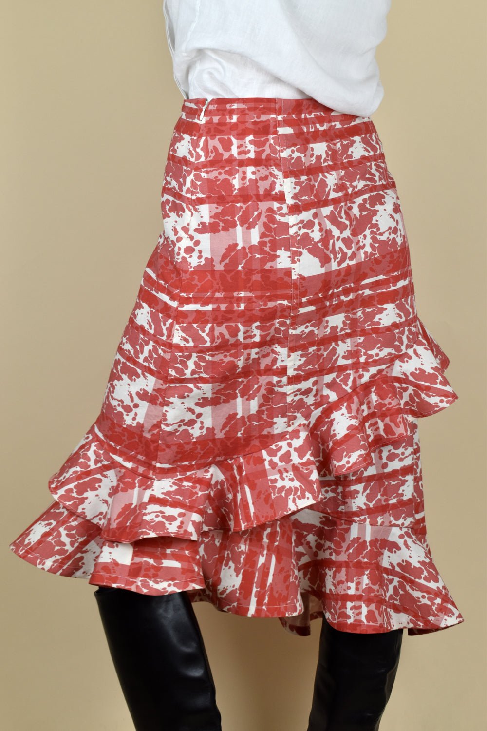 Gone Rogue Skirt Paper Sewing Pattern - Izzie - Simplifi Fabric