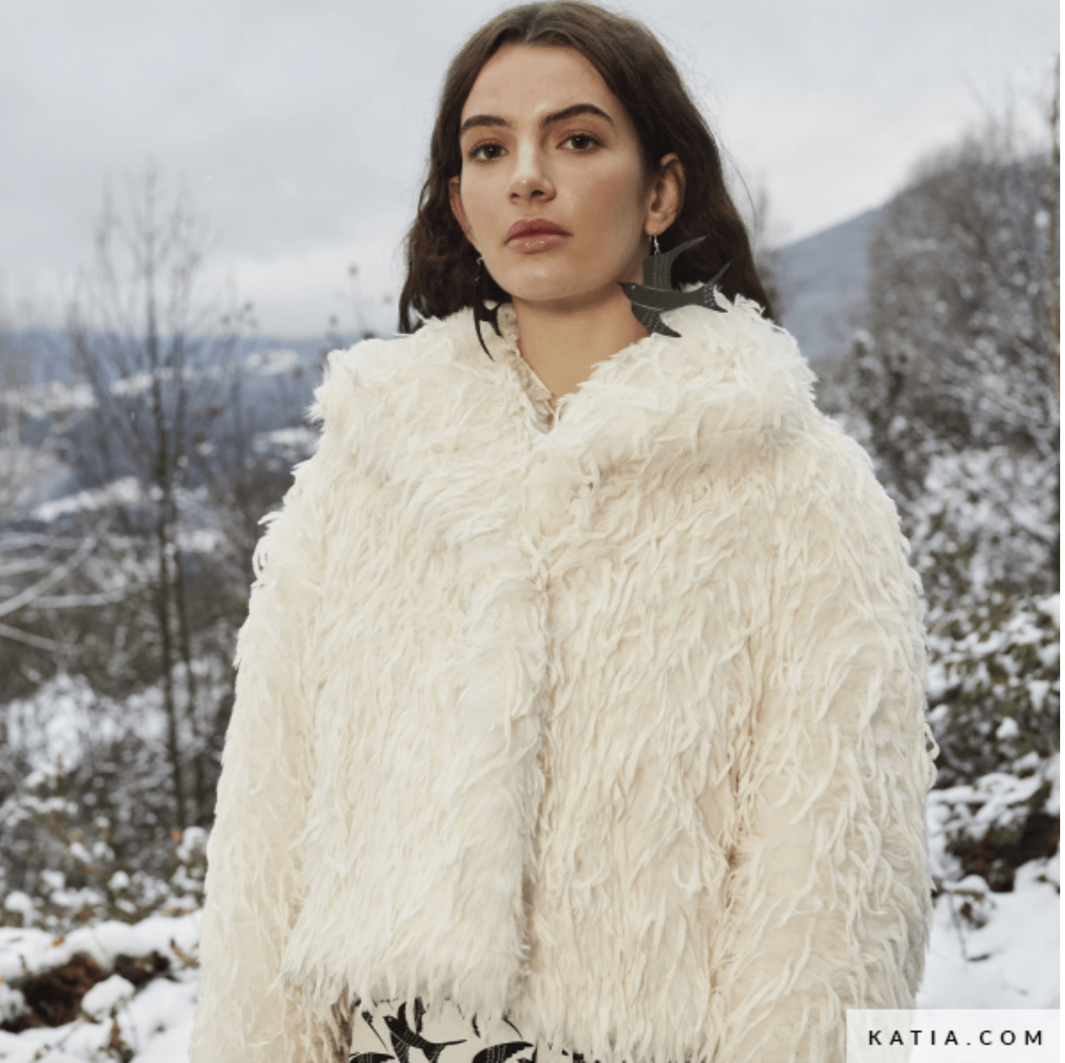 Ivory Feather Hair Vegan Faux Fur - Katia - Simplifi Fabric
