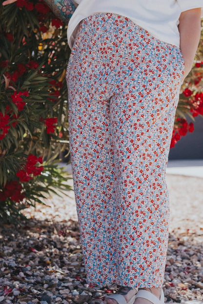 MADE - LINE Bundle Easy Tee Shirt , Shorts, Pants + Sweatshirt PDF Sewing Pattern - Madswick - Simplifi Fabric