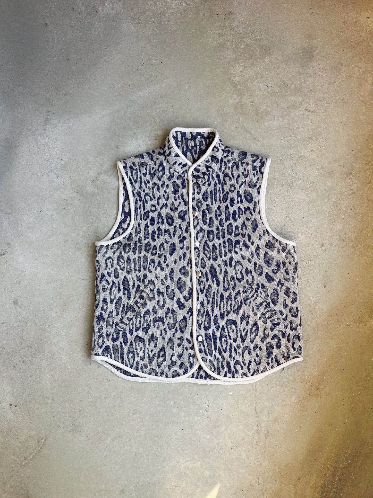 Nonni Vest Gender Neutral Adult PDF Sewing Pattern - Atelier Mimito - Simplifi Fabric