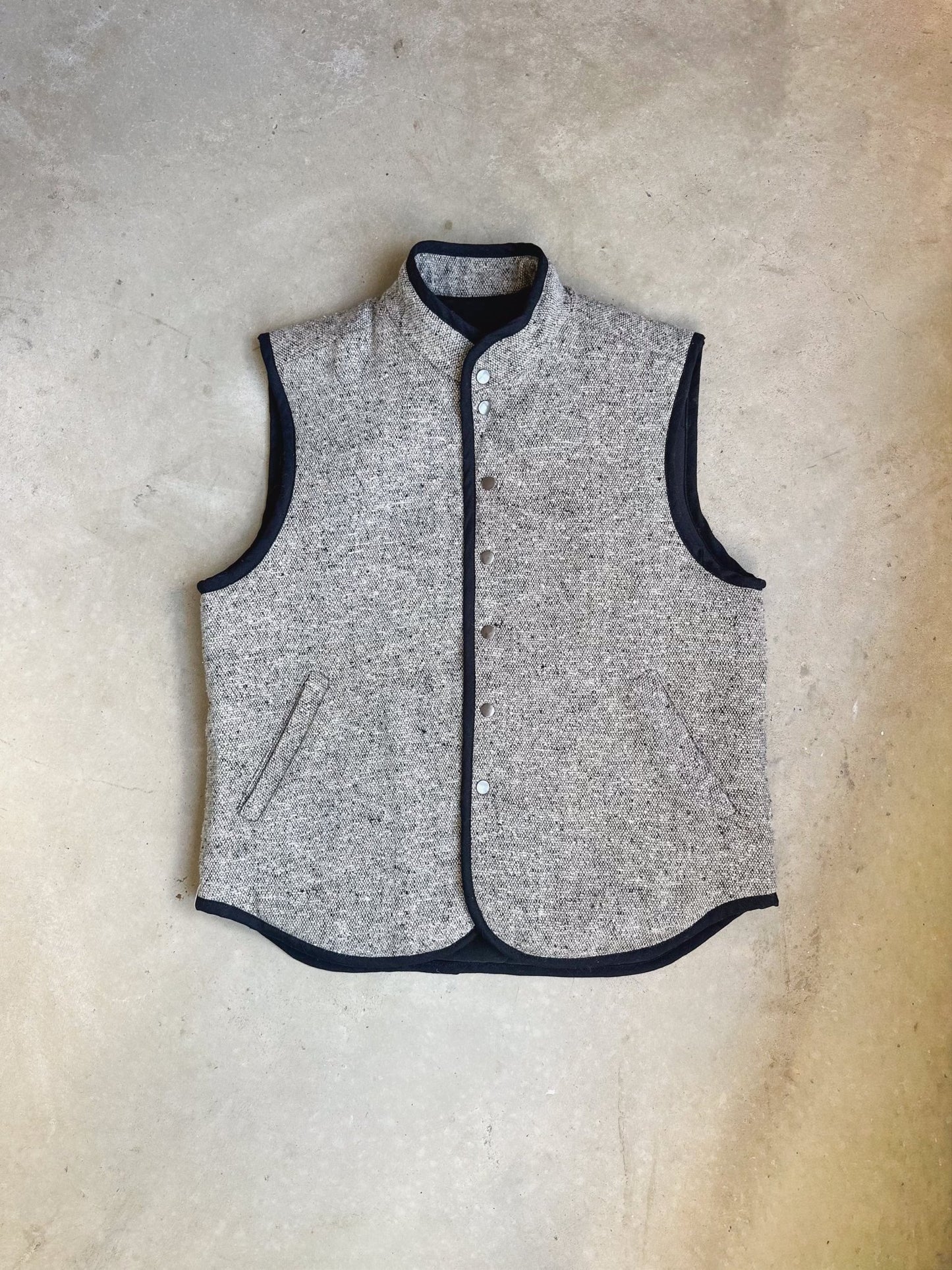 Nonni Vest Gender Neutral Adult PDF Sewing Pattern - Atelier Mimito - Simplifi Fabric
