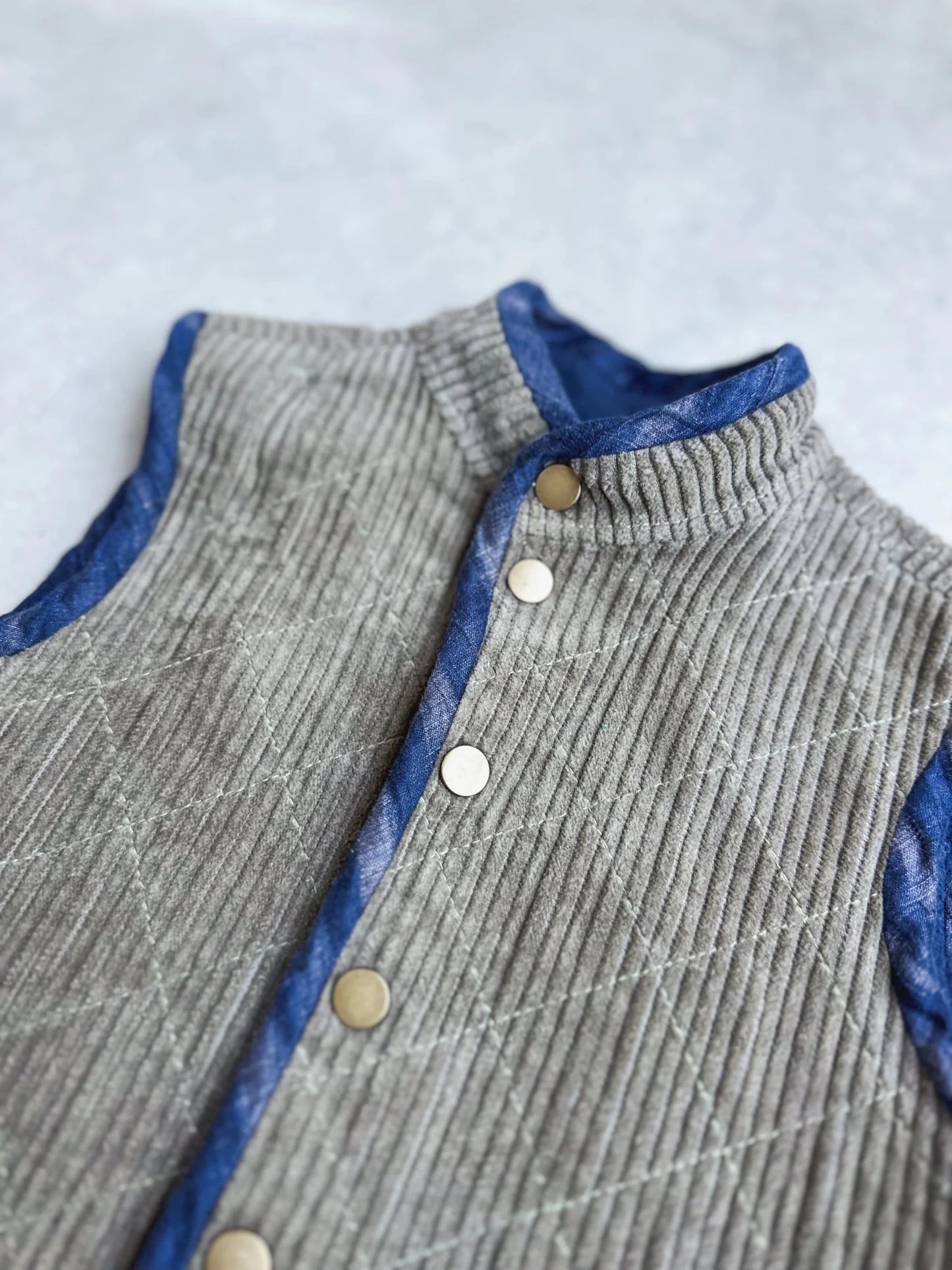 Nonni Vest Gender Neutral Kids (12mo - 12yrs) PDF Sewing Pattern - Atelier Mimito - Simplifi Fabric