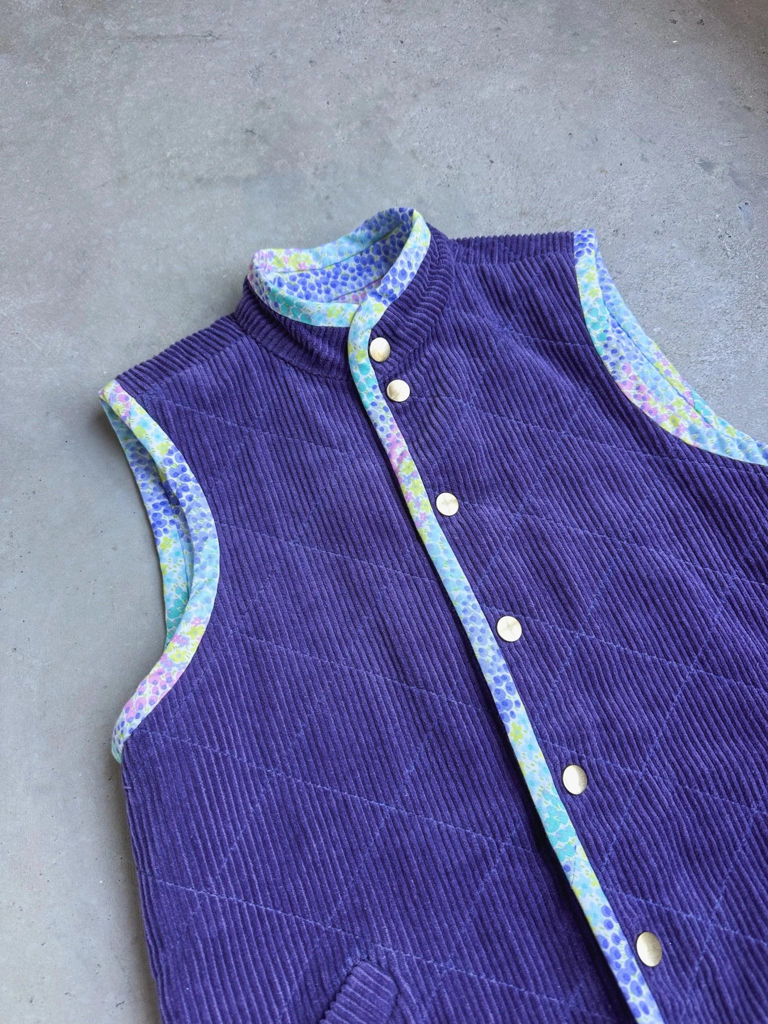 Nonni Vest Gender Neutral Kids (12mo - 12yrs) PDF Sewing Pattern - Atelier Mimito - Simplifi Fabric