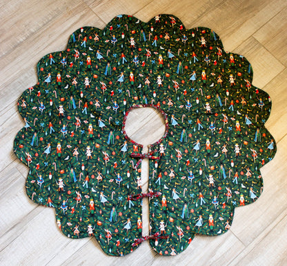 Scalloped Tree Skirt PDF Sewing Pattern - Madswick - Simplifi Fabric