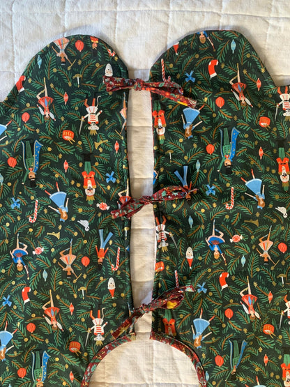 Scalloped Tree Skirt PDF Sewing Pattern - Madswick - Simplifi Fabric