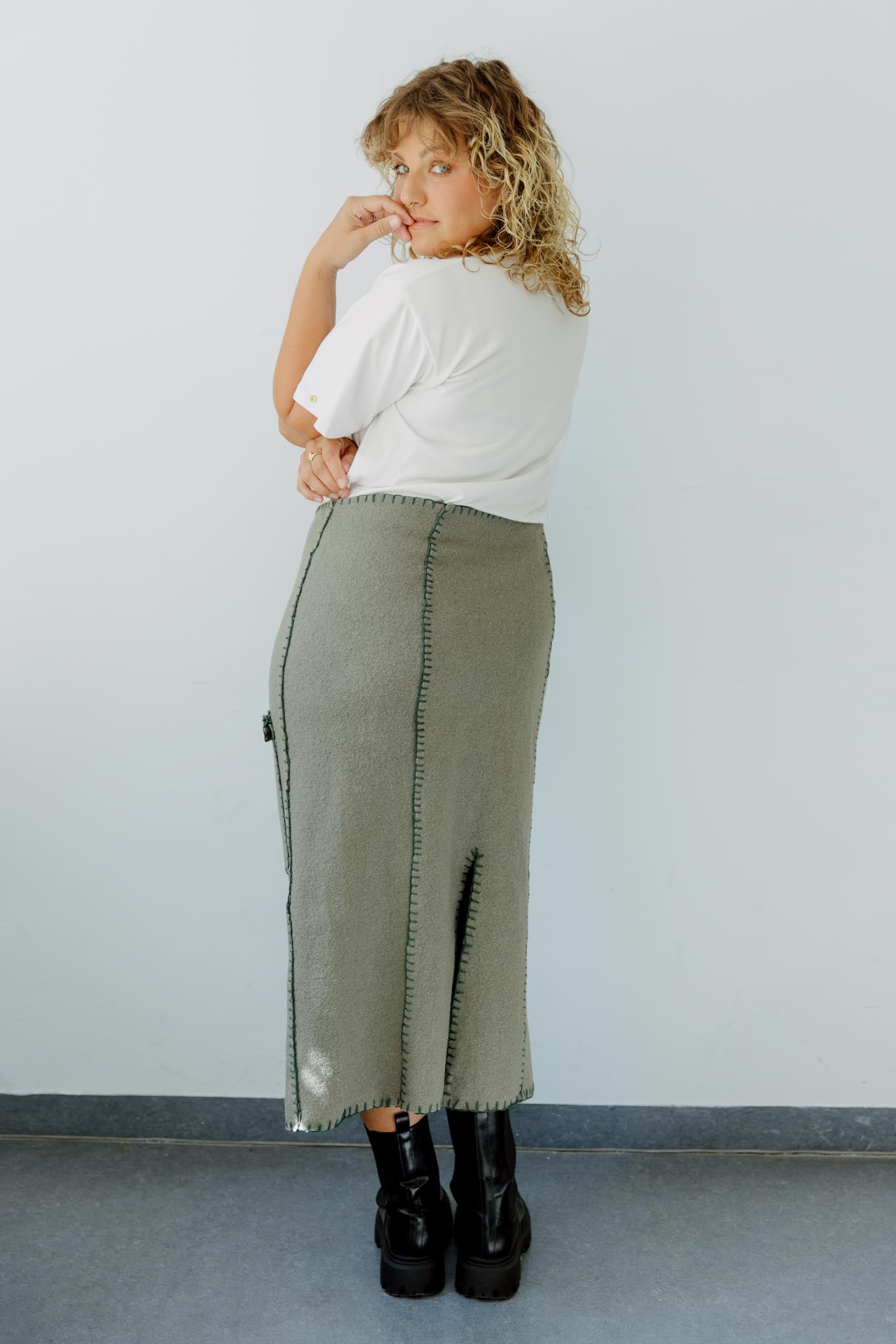 The Molly Skirt - No Sewing Machine Required - Paper Sewing Pattern - Juliana Martejevs - Simplifi Fabric