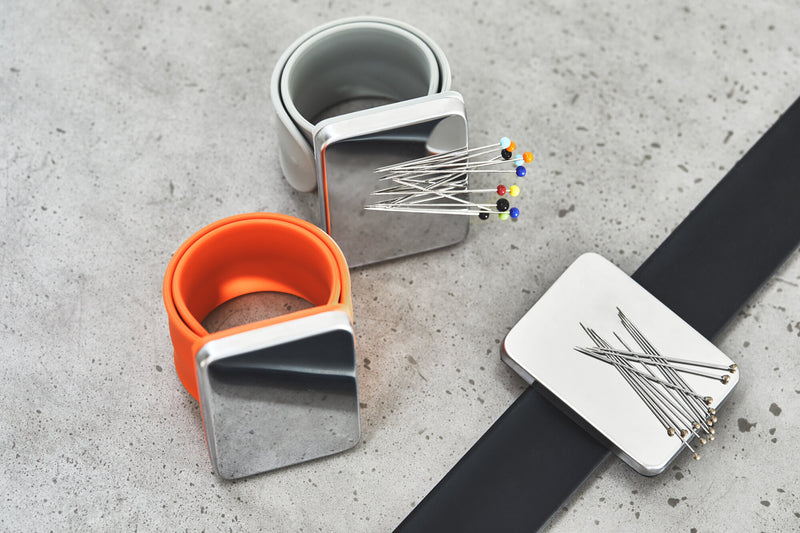 products/sewply-magnetic-bracelet-pin-holder-11.jpg